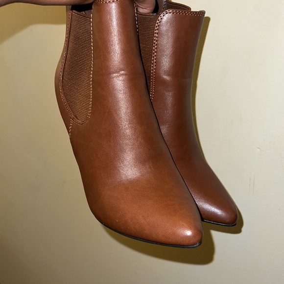 5 1/2 used four times very comfortable - Picture 5 of 5